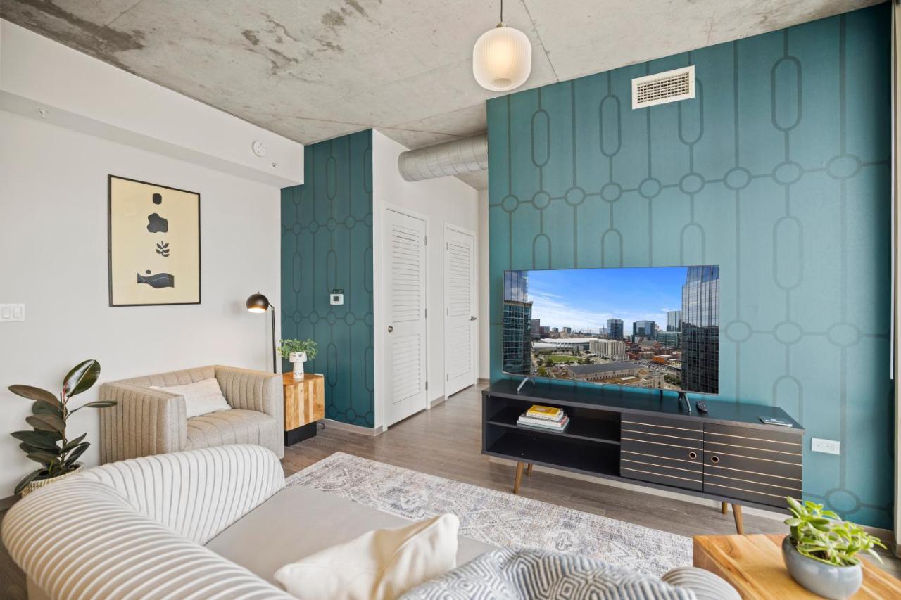 Placemakr Premier Sobro Nashville Esterno foto A staged living room
