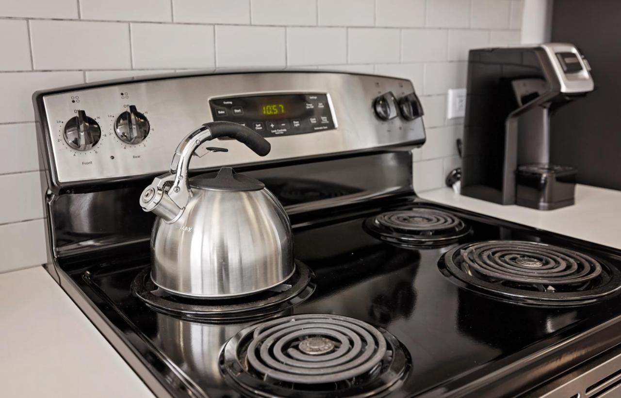 Placemakr Premier Sobro Nashville Esterno foto A GE Profile stove