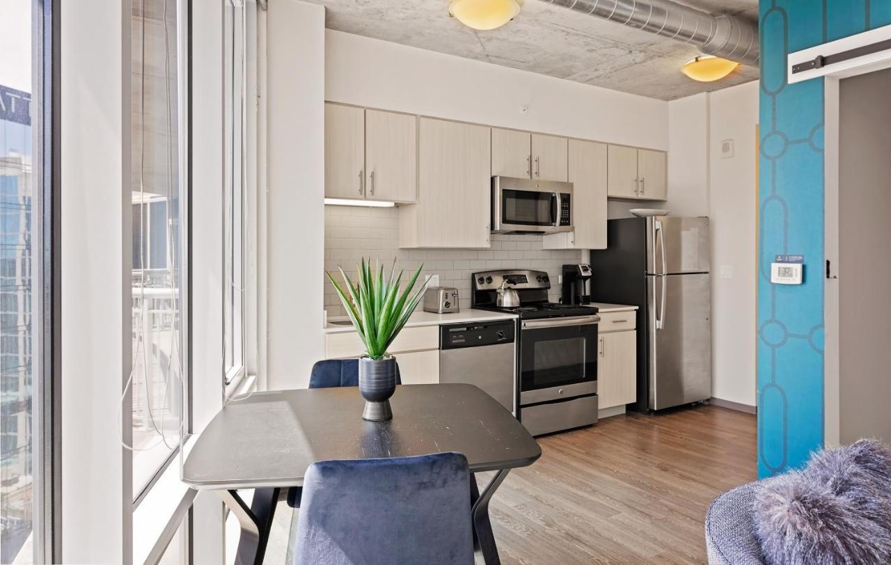 Placemakr Premier Sobro Nashville Esterno foto A kitchen in a typical apartment