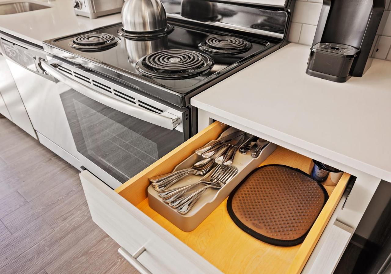 Placemakr Premier Sobro Nashville Esterno foto A kitchen drawer