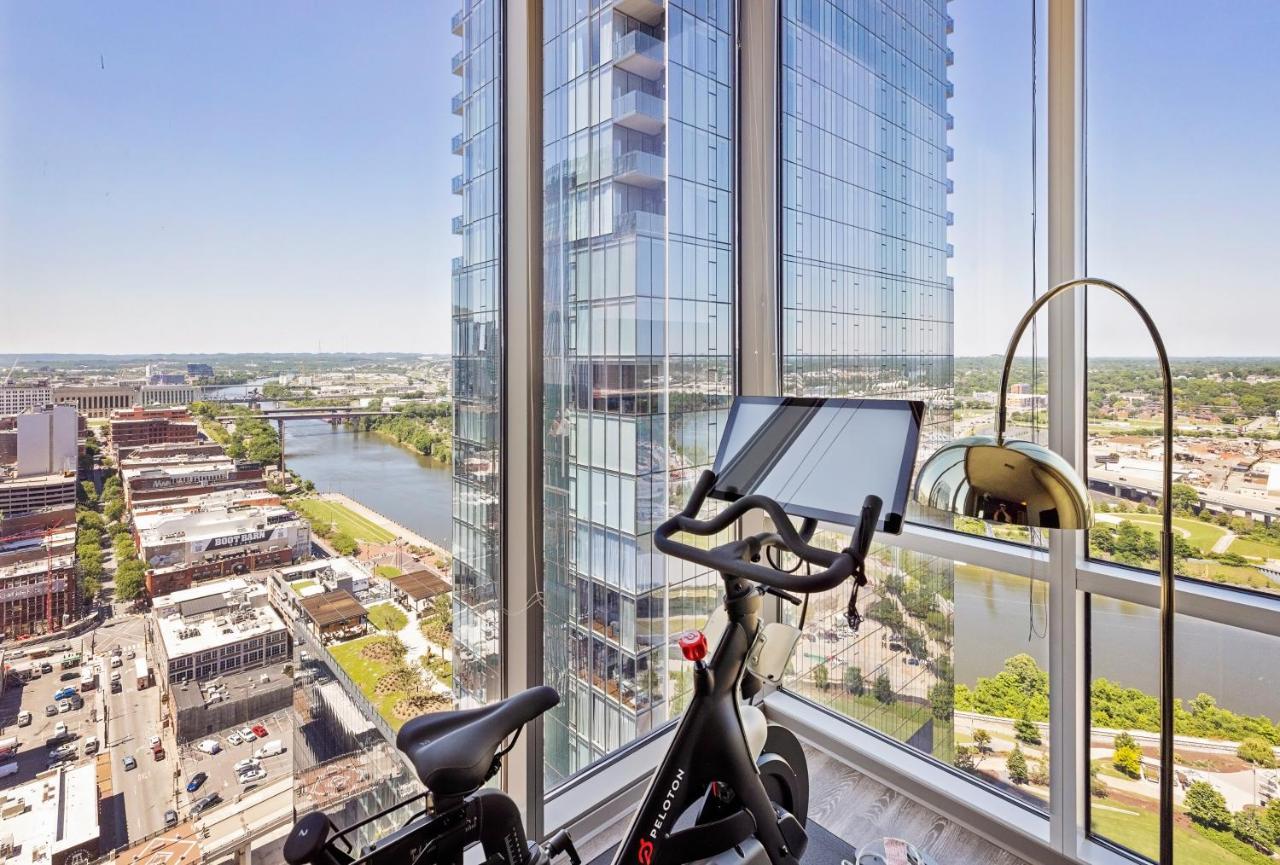 Placemakr Premier Sobro Nashville Esterno foto Peloton bike in a home