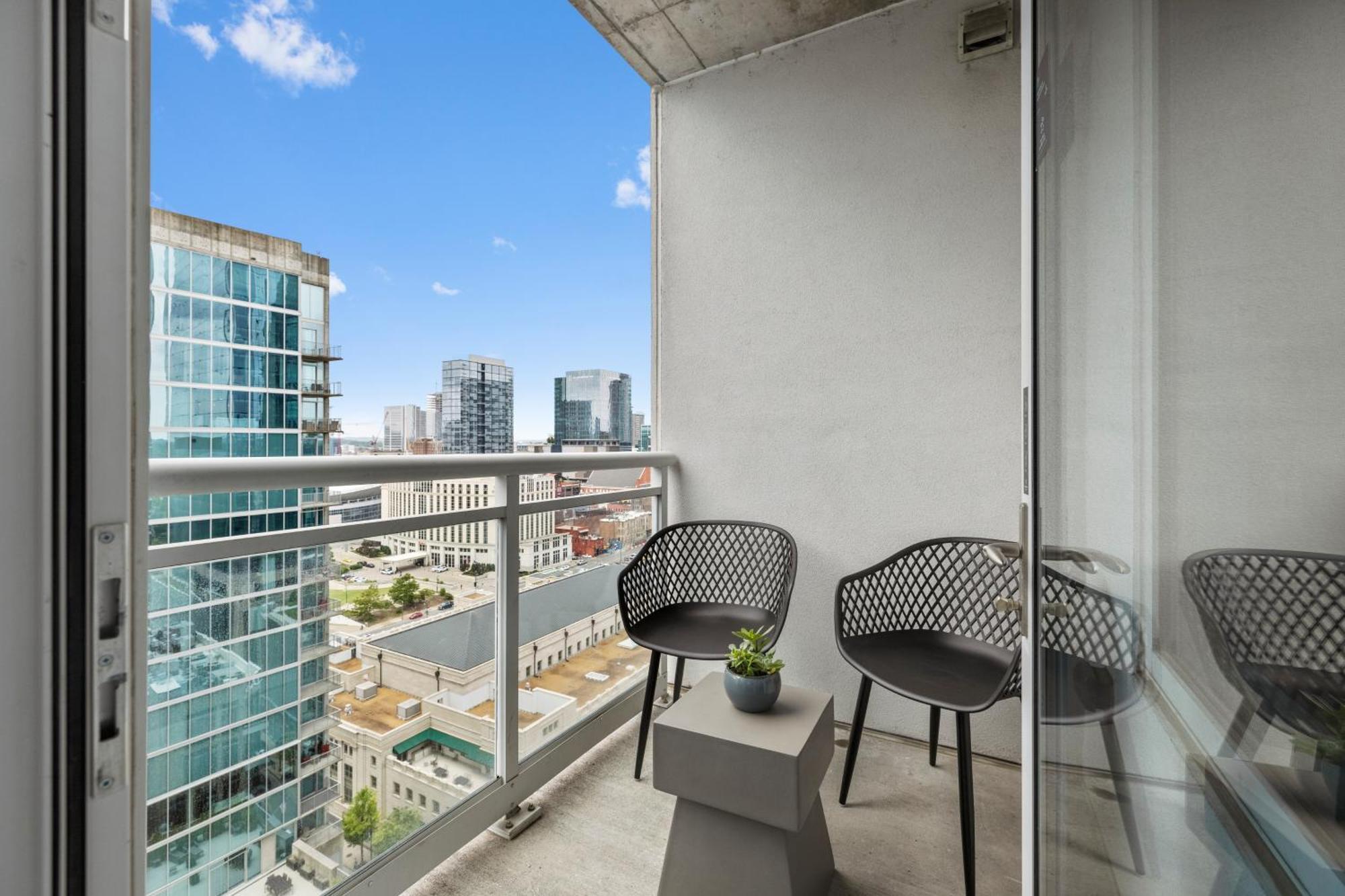 Placemakr Premier Sobro Nashville Esterno foto Balcony
