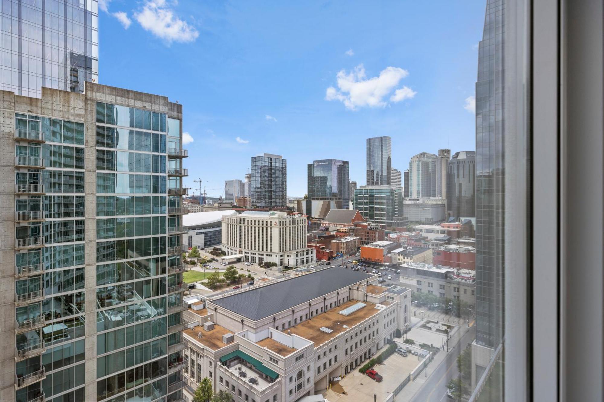 Placemakr Premier Sobro Nashville Esterno foto View from a window of the building